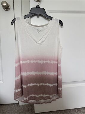Maurices White to Pink Ombre V-Neck Tank